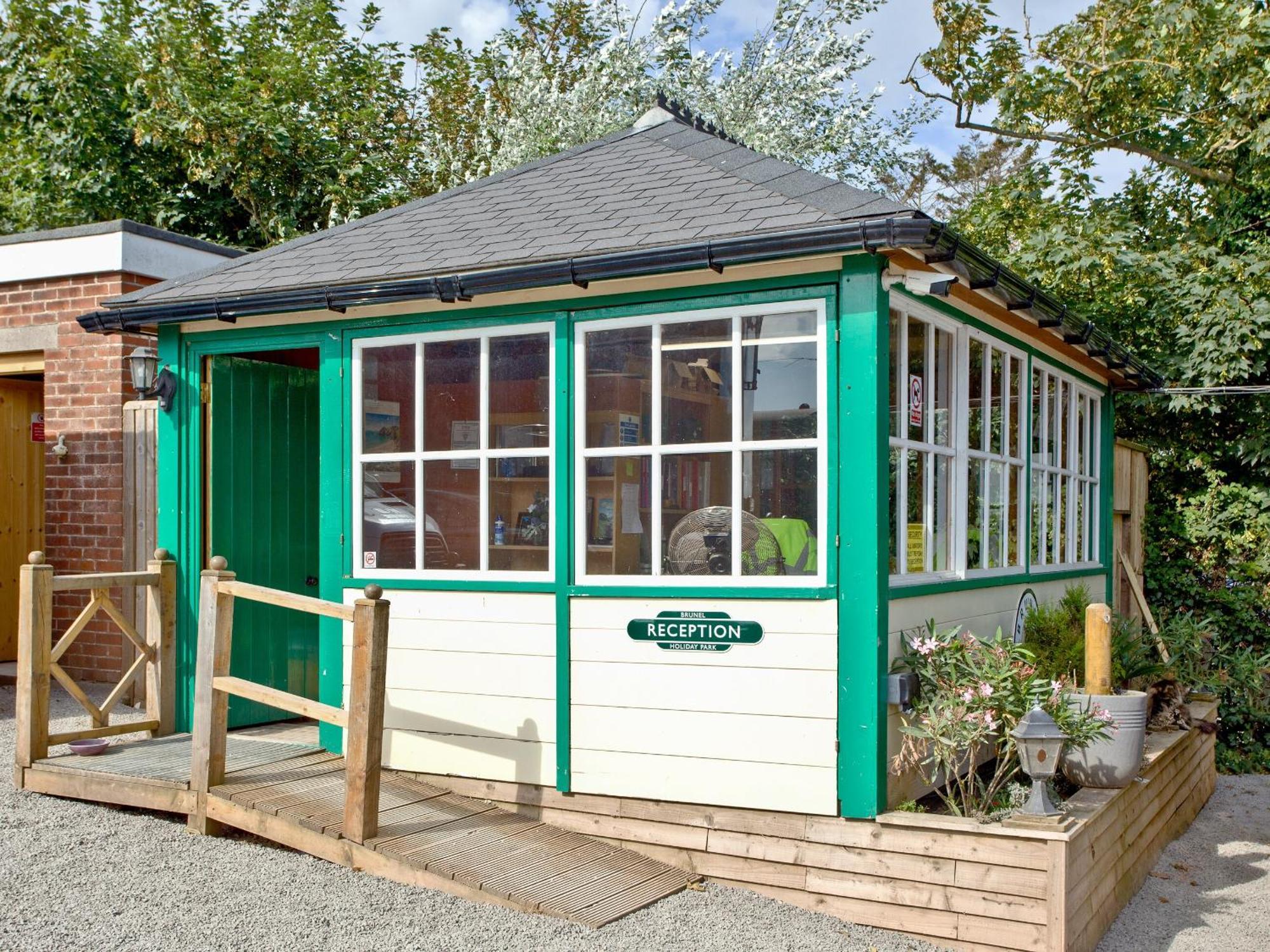 Brunel Boutique Railway Carriage 2 Долиш Экстерьер фото