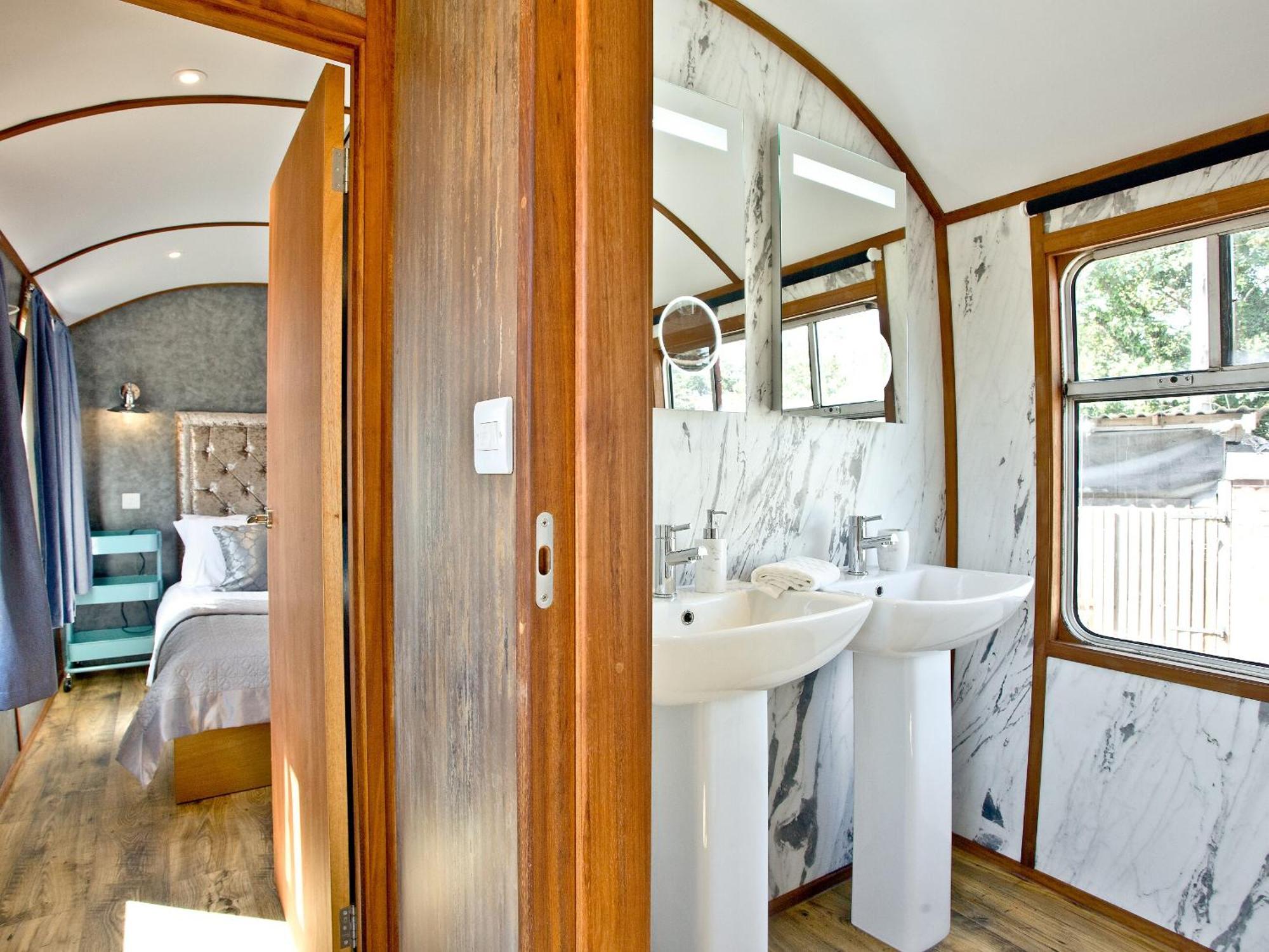 Brunel Boutique Railway Carriage 2 Долиш Экстерьер фото